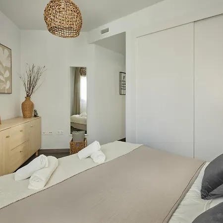 Apartmán Modern 2bed With Pool & Terrace *