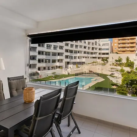 Modern 2bed With Pool & Terrace Apartmán